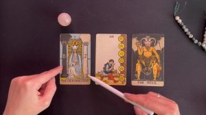 расклад на ЛЮБОВЬ , чувства мужчины к женщине