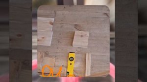 1000046608.mp4 (Собака наблюдает за устройством лестницы на 2 этаж в доме А-фрейм)