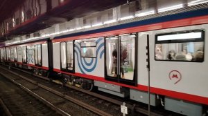 электропоезд 81-775.2 Москва 2024, прибывает на станцию Технопарк