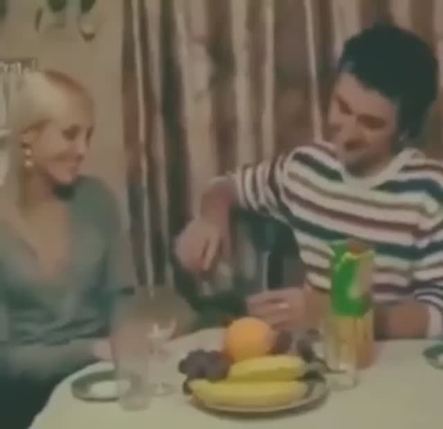 Ушлая...  #счастье #бухать #девушка #пьянство #любовь #пьянка #водка #женщина #шустрая #ушлая смотреть онлайн