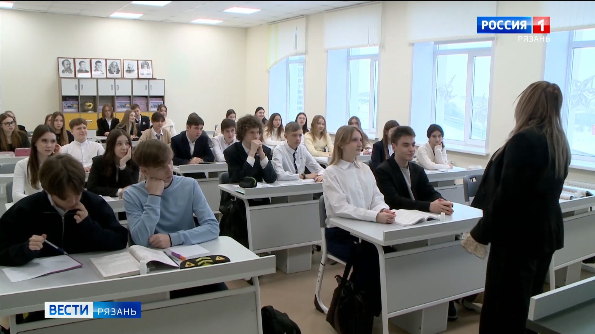 У выпускников школ осталось 2 недели, чтобы определиться с итоговыми экзаменами смотреть онлайн