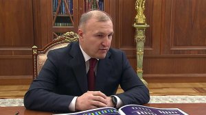Владимир Путин принял в Кремле главу Республики Адыгея Мурата Кумпилова.