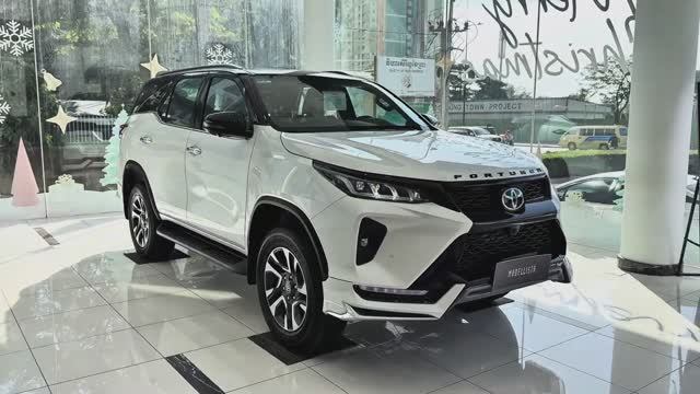Toyota Fortuner 2026 - Интерьер и Экстерьер смотреть онлайн