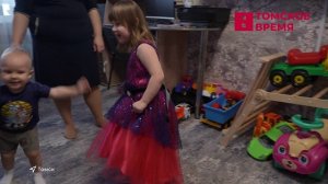 Юные томичи продолжают получать новогодние подарки