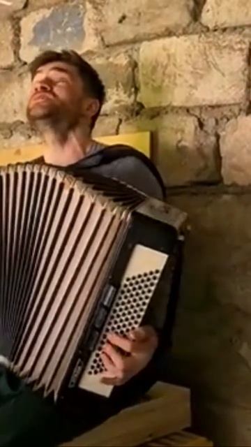 Этот мир идёт строго по курсу _ Братья из Михайловки смотреть онлайн