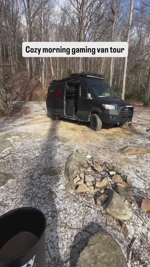 Чувак сделал себе геймерский фургон, на котором он путешествует по миру. смотреть онлайн