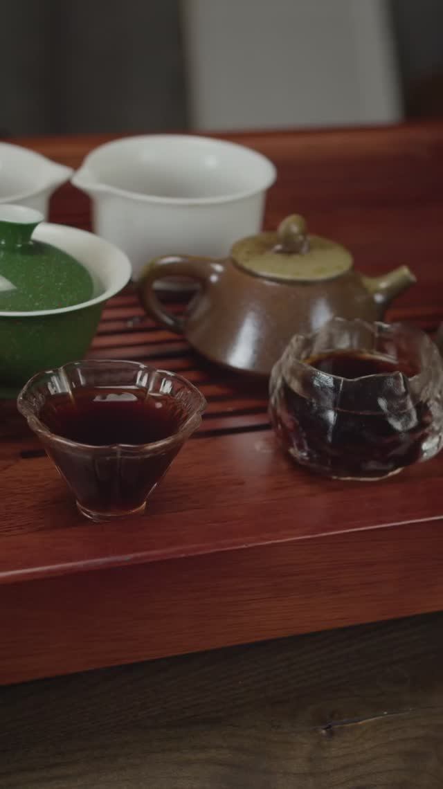 Где лучше заварить Шу Пуэр - в чайнике или в гайвани?🍃 смотреть онлайн