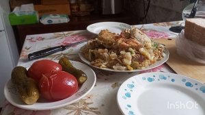 Жизнь в деревне: Жарю рыбу, много лука. Вкусно кушаем