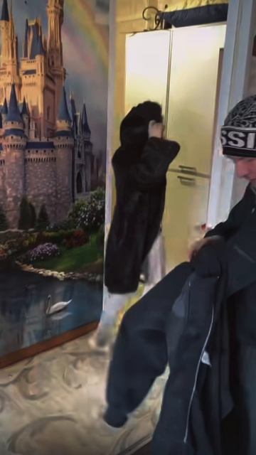 ЛУЧШИЙ ПОДАРОК! ИРИШКА ЧИКИ ПИКИ МЕЧТАЛА О ТАКОЙ ШУБЕ! БЕЗУМНЫЙ ПАША ЛУЧШИЙ! смотреть онлайн