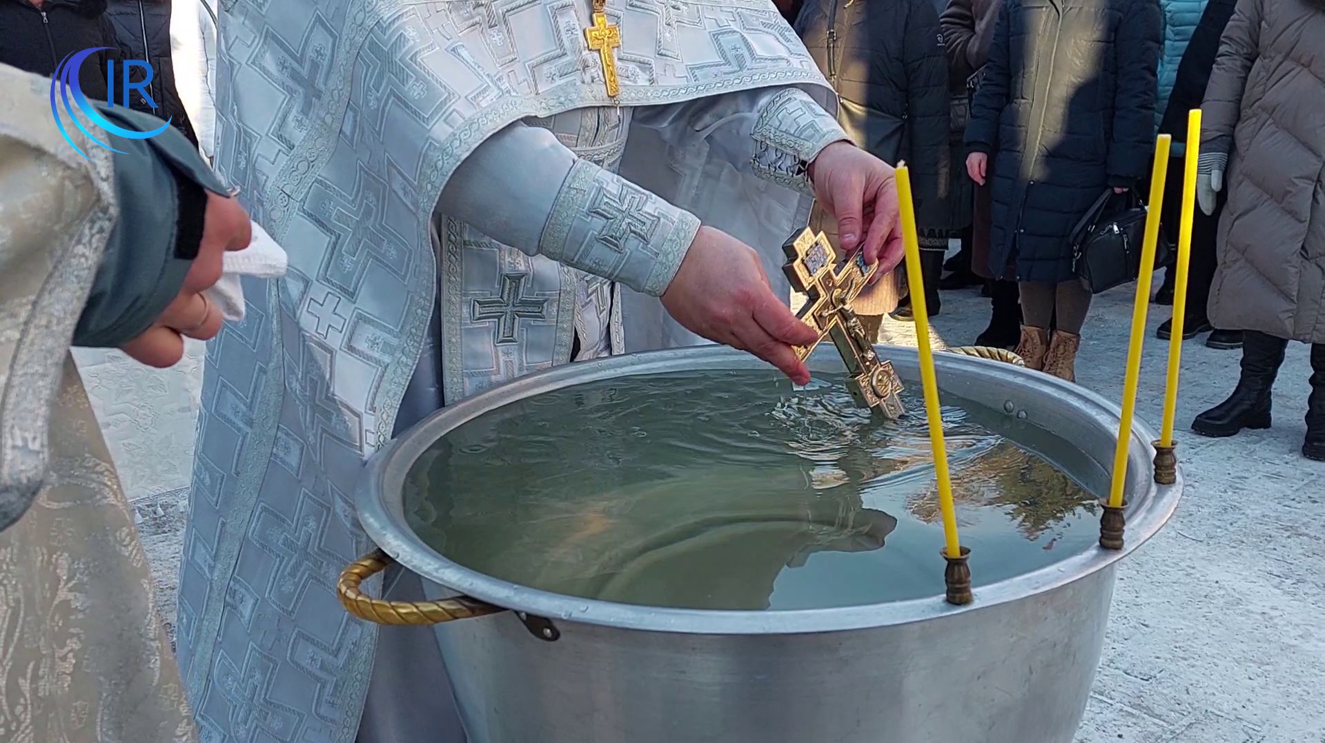 Vie du Donbass - Les ouvriers de l'usine Makeevkoks fêtent l'Epiphanie смотреть онлайн