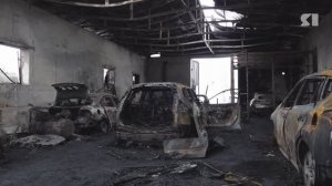 Восемь автомобилей сгорели ночью в пожаре в ярославской автомастерской