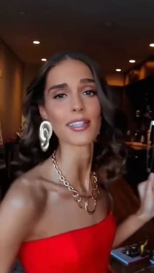 КРАСИВАЯ ИСПАНСКАЯ ДЕВУШКА