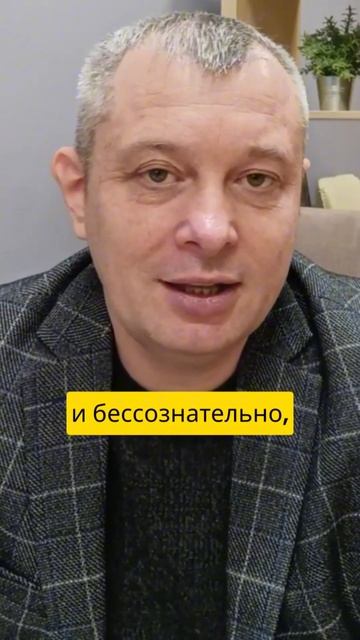 Боюсь оставаться дома одна: что на самом деле стоит за этим страхом смотреть онлайн