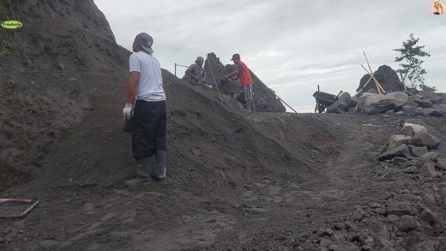 Строительство, обзор карьера. ручная добыча песка смотреть онлайн