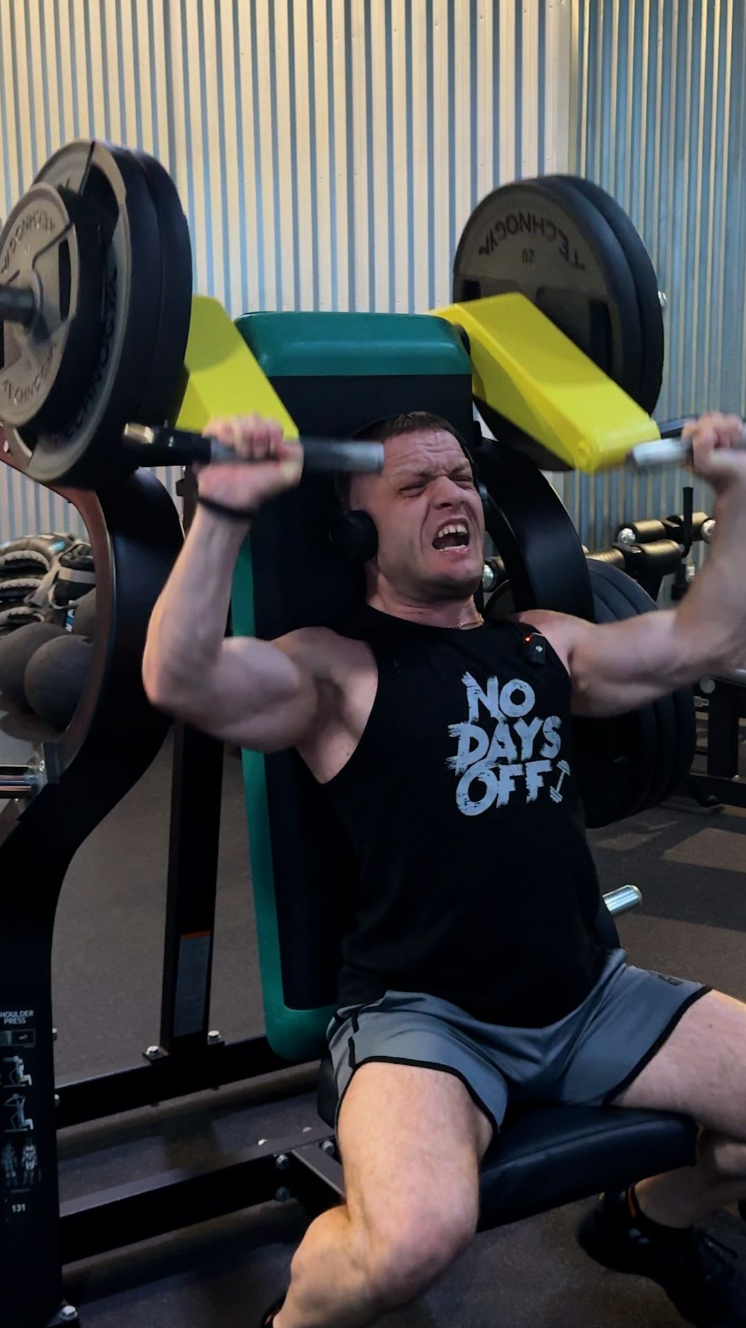 Жим на плечи 100 кг смотреть онлайн