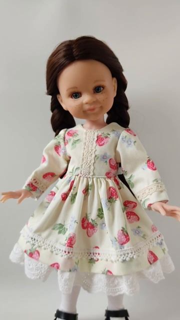 Платье для кукол Паола Рейна