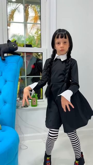 Nastya dances like Wednsday #shorts смотреть онлайн