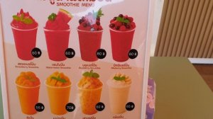 Зашли с пляжа поесть в кафе смузи с манго 🥭