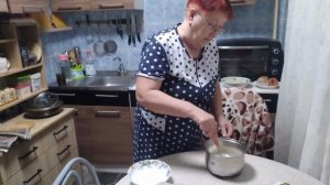 Жизнь пенсионеров.Делаю торт к чаю.