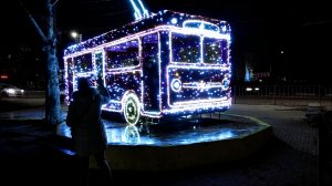 Песня Булата Окуджавы - "" Последний  Троллейбус ""