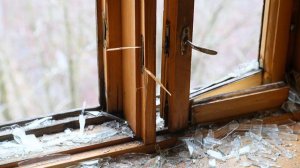 В Приморско-Ахтарске обломки БПЛА ВСУ повредили два частных дома