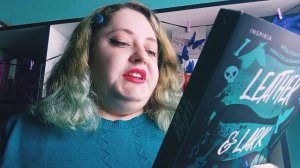 По одной книге на месяц. 12 книг, на 12 месяцев