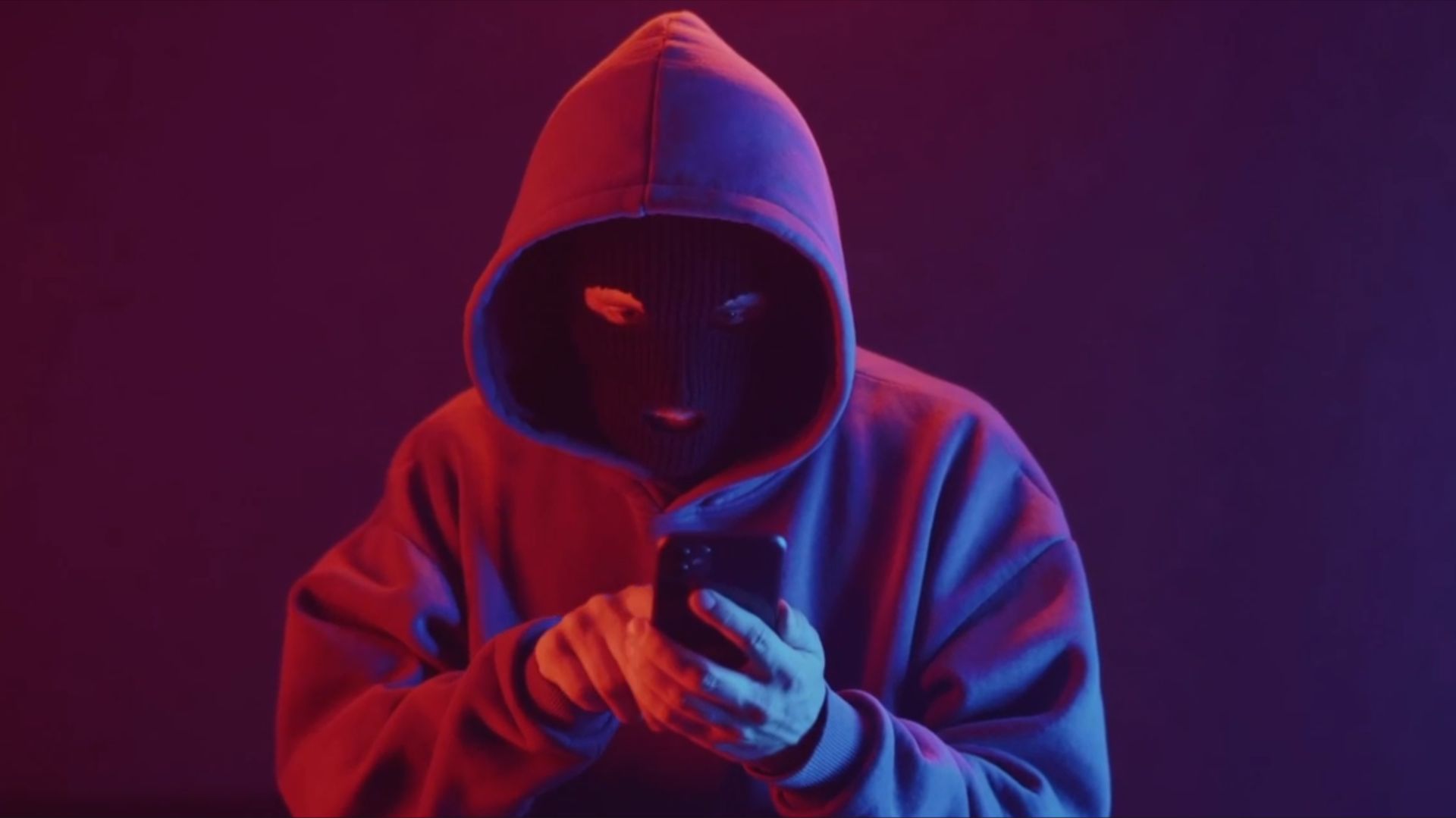 Кибермошенники обманули колымчан на 227 млн рублей в 2025 году смотреть онлайн