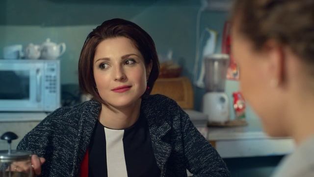 Девушки унижают соседа по общежития пока он не вышел в форме летчика смотреть онлайн