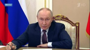 Путин: правительство прорабатывает вопрос продления работы детсадов.