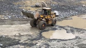 Good 😊 /Масштабное шоу по погрузке породы мощным колесным погрузчиком 966