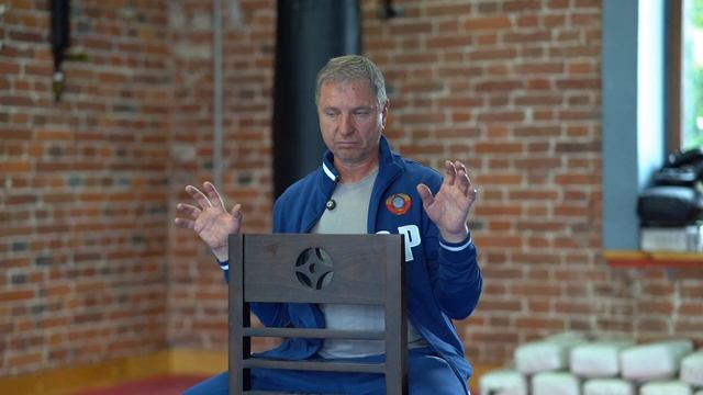 Кайфани с ударки! Взгляд, который бьёт быстрее мысли ⚡️🥊 смотреть онлайн