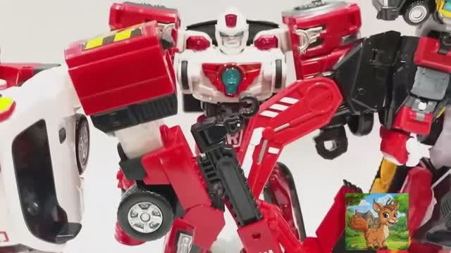 Коллекция из четырех красных деформированных автомобильных игрушек! смотреть онлайн