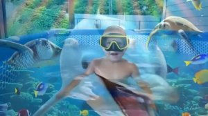 🐬 ВОЛШЕБНОЕ ПРЕВРАЩЕНИЕ В ПОДВОДНОМ МИРЕ: мальчик становится дельфином!