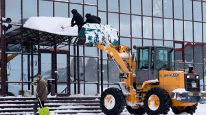 Сахалин направил на Камчатку снегоуборочную технику для устранения последствий снежного циклона