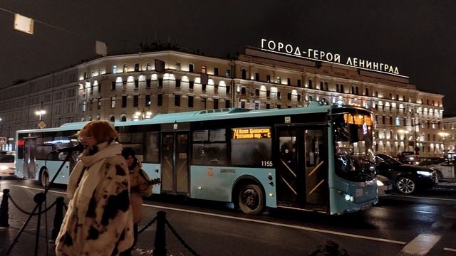 Уличные Музыканты Площадь Востания смотреть онлайн