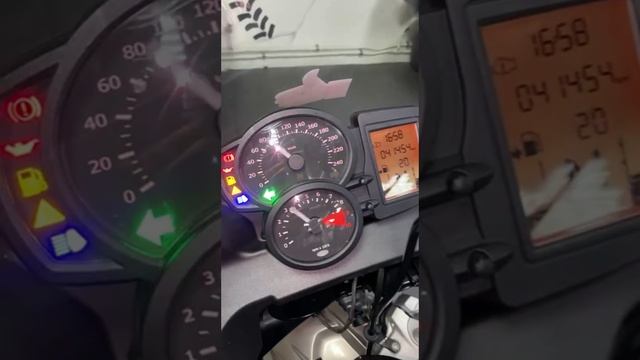 BMW F800ST смотреть онлайн