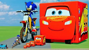 Квадратный Молния Маквин против Соника! Тачки зимой на лыжах! Кто круче?