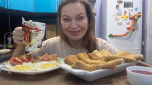 МУКБАНГ ЯИЧНИЦА С КОЛБАСОЙ/БЛИНЫ/MUKBANG ЕДА ОБЖОР