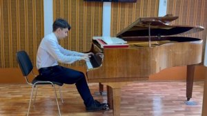 Азизов Даниил. Сольное исполнительство, старшая группа, г.Ленинск-Кузнецкий.