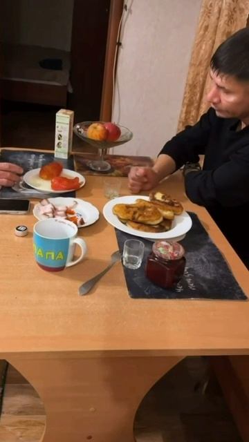 ЗАПРЕТИЛ ОБЩАТЬСЯ С ИРИШКОЙ ЧИКИ ПИКИ И ПАШОЙ! БРАТ МОНГОЛА СТАВИТ РАМКИ смотреть онлайн