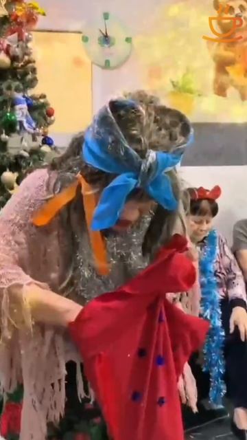 Умники и умницы пансионата: разгадываем новогодние загадки! смотреть онлайн