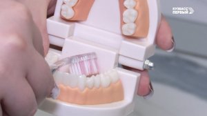 Здоровая улыбка России. Как подобрать зубную щетку ребенку и как пользоваться ирригатором и нитью?