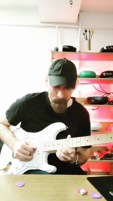 Соло на электрогитаре, музыка из сериала "Проект Анна Николаевна" смотреть онлайн