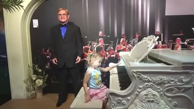 Самый лучший парк развлечений Восковых фигур и Музей иллюзий СУПЕР аттракционы для детей смотреть онлайн