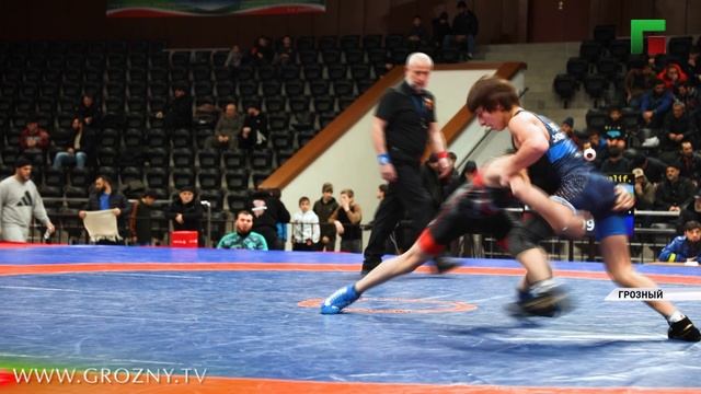 В Грозном прошло первенство СКФО по борьбе с участием 400 спортсменов смотреть онлайн