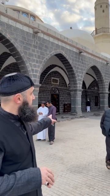 Мечеть, где Пророк (Мир Ему) совершал намаз. Шейх Шамиль аш-Шафи'ий. смотреть онлайн