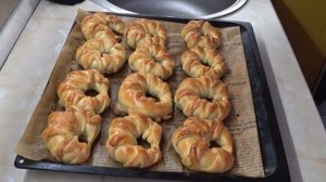 Пироги не удались. Проверяла чужой рецепт. Тесто по моему рецепту было бы лучше.