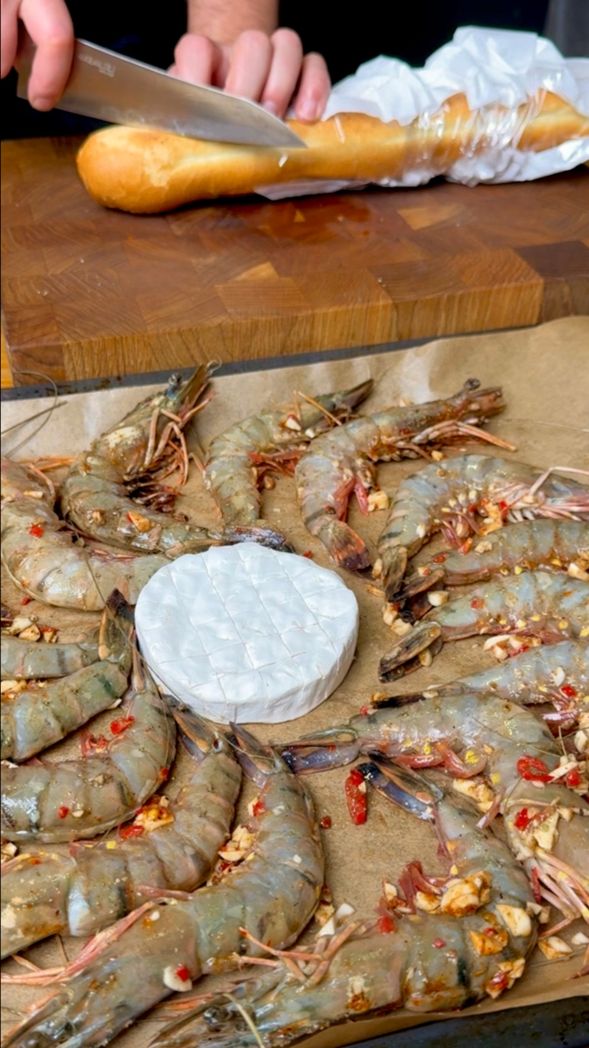 Креветки с сыром камамбер в духовке смотреть онлайн