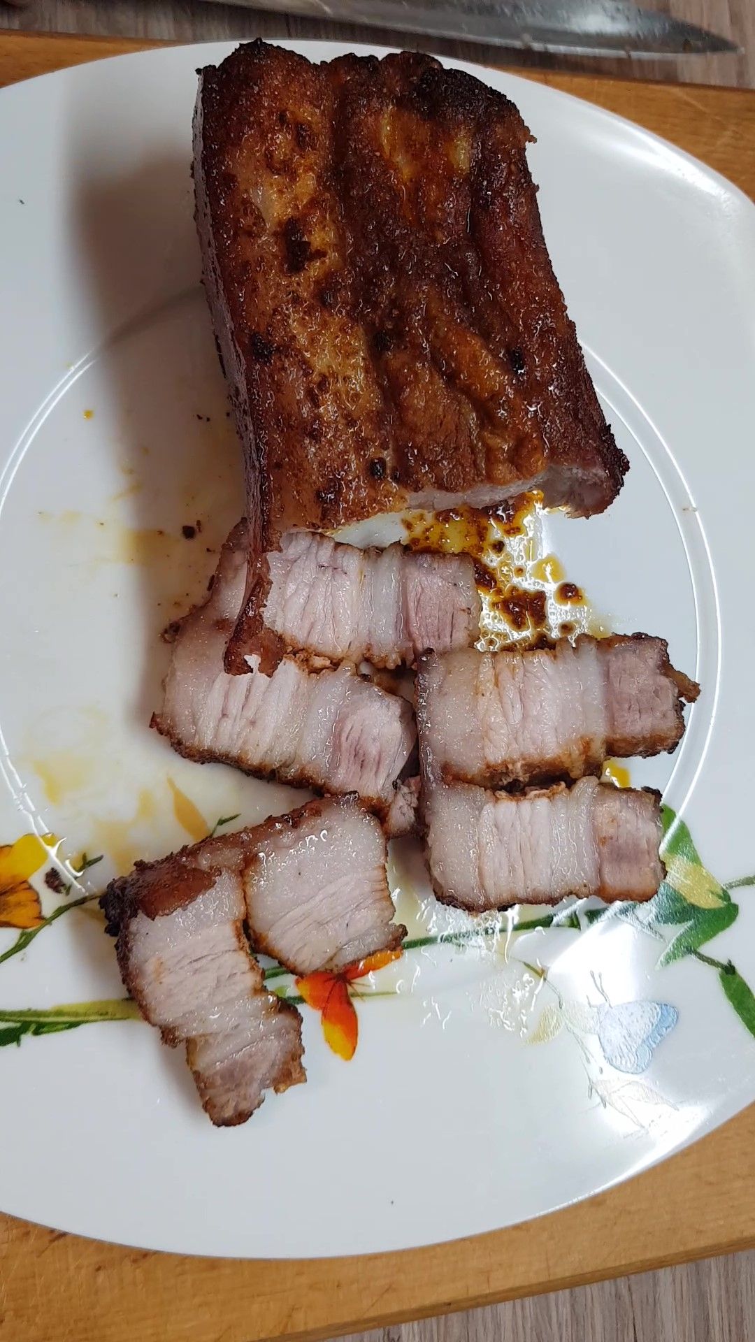 Запекаем свиную грудинку в аэрогриле, получается нежная и сочная, со вкусом копчености! #shorts смотреть онлайн