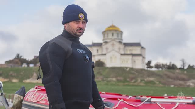 Омовения без происшествий. Севастопольцы встретили Крещение Господне под присмотром МЧС России смотреть онлайн